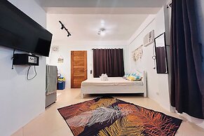 Lazy Daze Hometel Boracay
