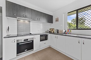 Charming 3-bed Home On Sunshine Coast