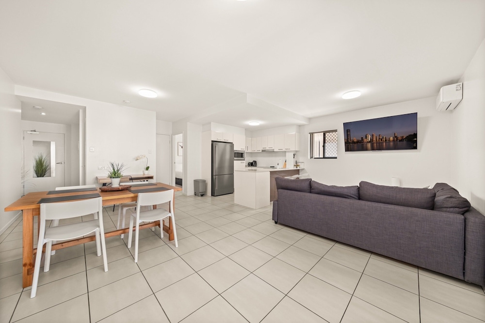 Central South Brisbane Stay With Pool Access
