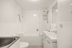 Central South Brisbane Stay With Pool Access