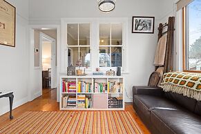 Bright 3-bed House With Garden,