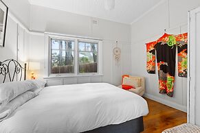 Bright 3-bed House With Garden,