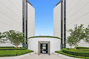 Glorious Ocean Views, 2-bed, Pool & Amenities