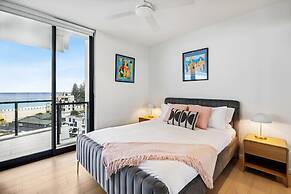 Glorious Ocean Views, 2-bed, Pool & Amenities