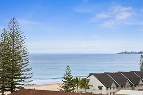 Glorious Ocean Views, 2-bed, Pool & Amenities