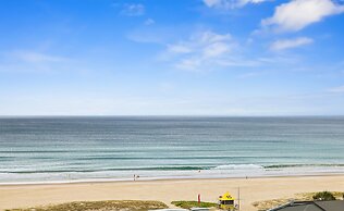 Glorious Ocean Views, 2-bed, Pool & Amenities