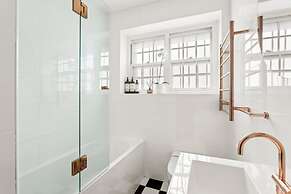 Superb 2-bed Apartment Facing Rose Bay Marina
