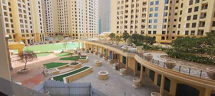 Urban Panda Mirror Maze Hostel JBR