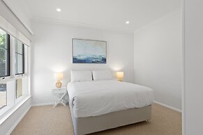 Quiet 2-bed Retreat With Private Courtyard