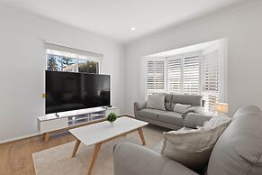 Quiet 2-bed Retreat With Private Courtyard