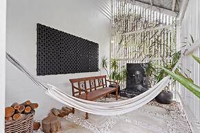Beachfront 3-bed With Private Pool & Fireplace