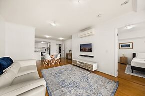 South Brisbane 2BR Apt With Gym & Sauna Access