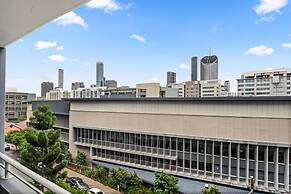 South Brisbane 2BR Apt With Gym & Sauna Access
