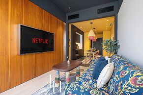 LUX  The Modern Retro Suite