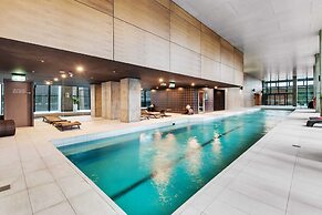 Pristine 2-bed Central Apartment With City Views