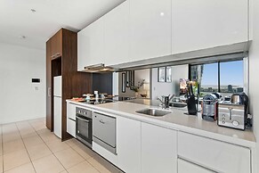 Pristine 2-bed Central Apartment With City Views