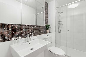 Pristine 2-bed Central Apartment With City Views