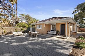 Beachside House With Garage and Outdoor Space