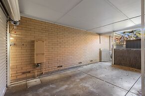 Beachside House With Garage and Outdoor Space