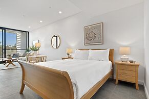 Chic Ground-floor Studio Near Local Cafes