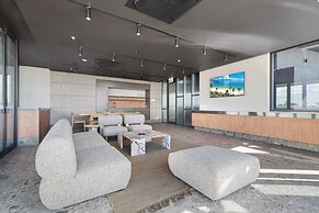 Chic Ground-floor Studio Near Local Cafes