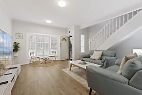 Beachside 3-bed Retreat With BBQ & Garage