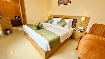 Hotel La Bella - near Sea Beach