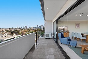 Split-level 2BR With City-view and Separate Study