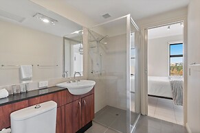 Split-level 2BR With City-view and Separate Study