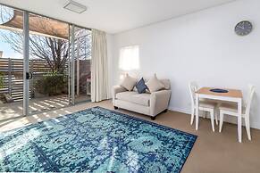 Exquisite Apartment With BBQ and Pool, Near Shops