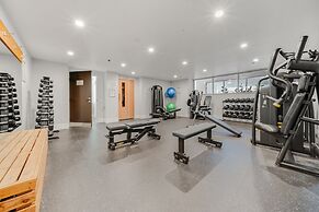 Glorious Central Canberra 1-bed With Pool & Sauna