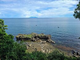 Bohol-Lahoy Dive & Beach Resort