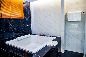 Mida Pool Villa