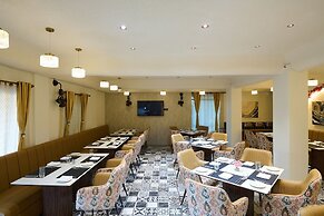 Voyage Eastin Suites