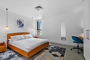 Vibrant 2-bed Apartment Near St Kilda Beach