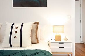 Stylish Studio With Balcony Near Darling Square