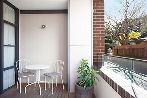Stylish Studio With Balcony Near Darling Square