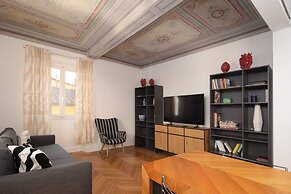 Modern 2BR Apartment in Historic Florence