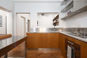 Modern 2BR Apartment in Historic Florence