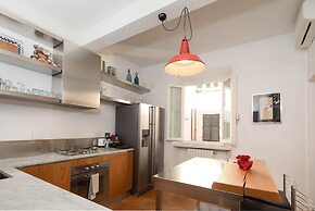 Modern 2BR Apartment in Historic Florence