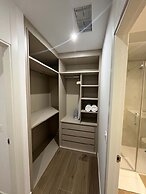 w Impressive 3BR w Sunny Terrace in Chueca