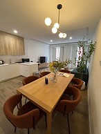 w Impressive 3BR w Sunny Terrace in Chueca