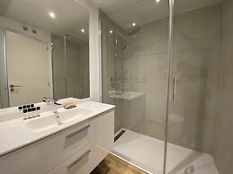 w Stylish 2BR w Sunny Terrace in Chueca