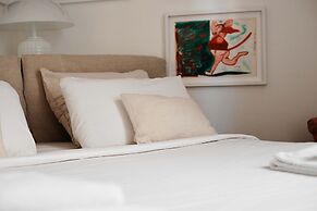 Modern 1 BR Near Gae Aulenti