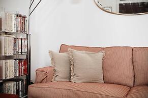 Modern 1 BR Near Gae Aulenti