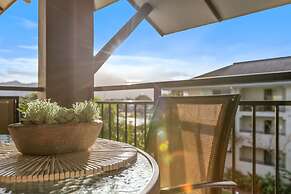 Cairns 2BR Palms Stay Top Floor Pool View