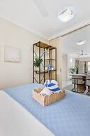 Cairns 2BR Palms Stay Top Floor Pool View