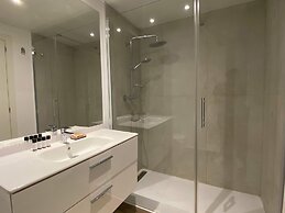 w Trendy 2BR w Sunny Terrace in Chueca