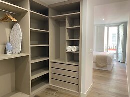 w Trendy 2BR w Sunny Terrace in Chueca