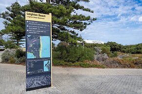 Fremantle 1-bed Close to Beach & Shops